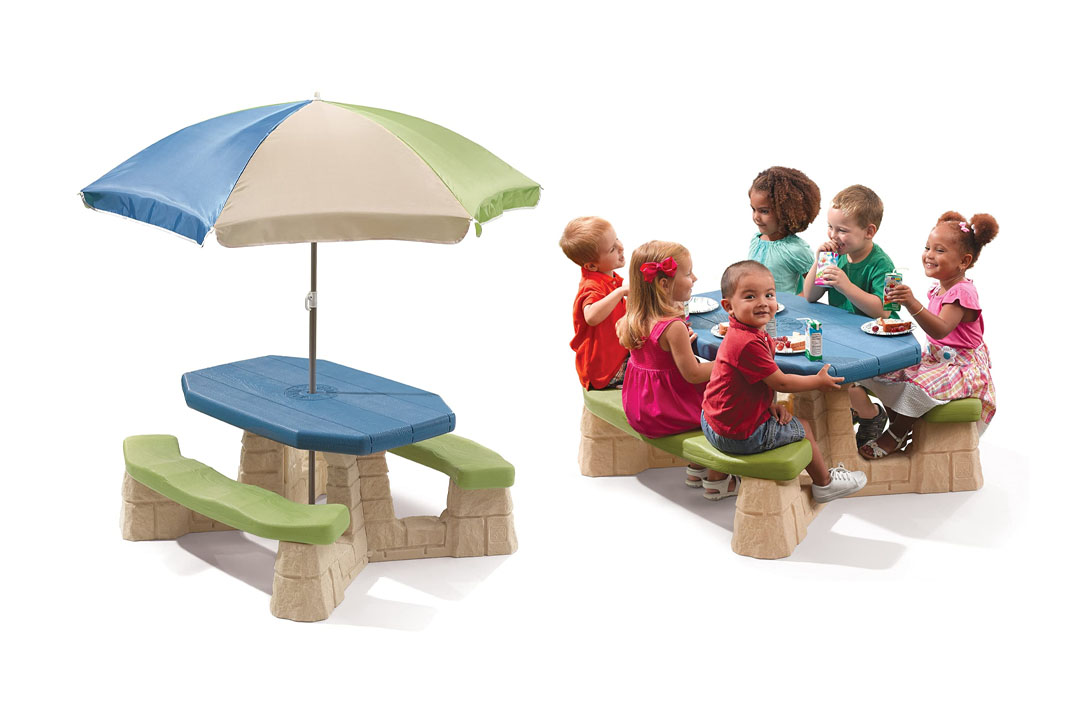 Step2 Naturally Playful Picnic Table with Umbrella